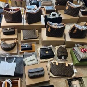 Branded Ladies Handbags Pallet – 200 Pieces Luxury Designer Bags Wholesale - Image 3