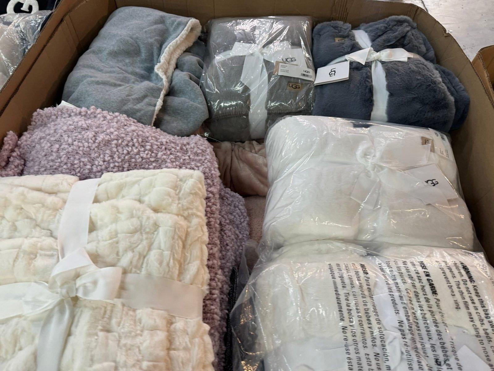 Bedding Pallet – Name Brand Bedding Wholesale Truckload & Bulk Deals - Image 12