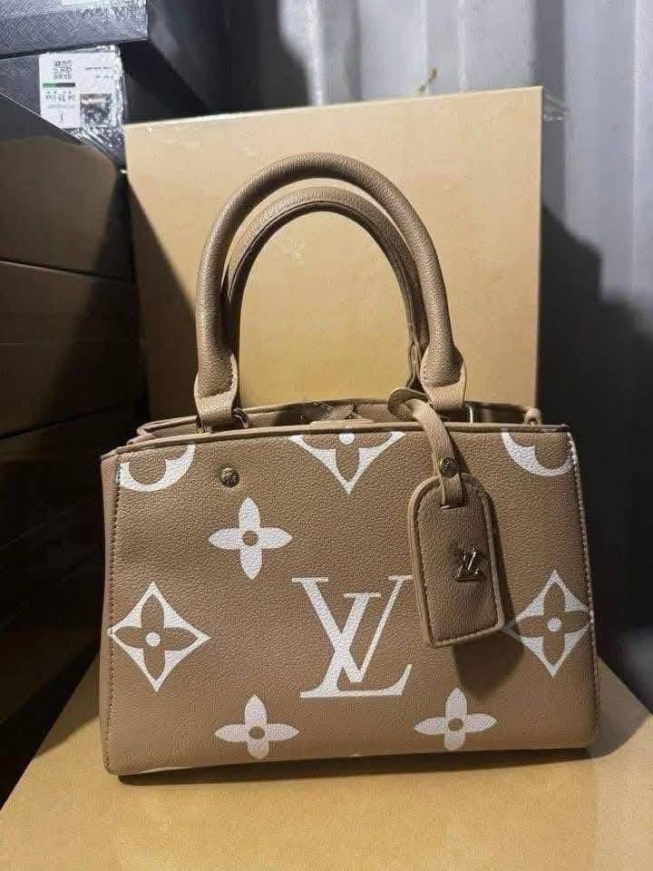 Branded Ladies Handbags Pallet – 200 Pieces Luxury Designer Bags Wholesale - Image 4