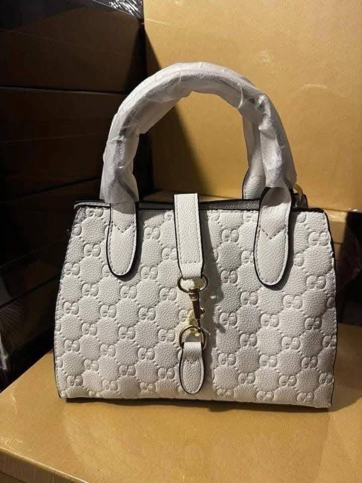 Branded Ladies Handbags Pallet – 200 Pieces Luxury Designer Bags Wholesale - Image 6