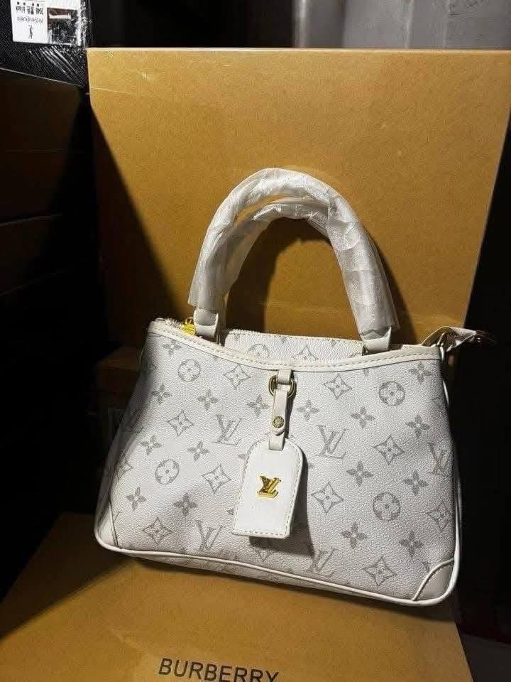 Branded Ladies Handbags Pallet – 200 Pieces Luxury Designer Bags Wholesale - Image 22