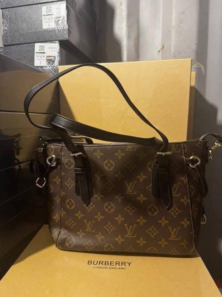 Branded Ladies Handbags Pallet – 200 Pieces Luxury Designer Bags Wholesale - Image 14