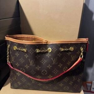 Branded Ladies Handbags Pallet – 200 Pieces Luxury Designer Bags Wholesale - Image 20
