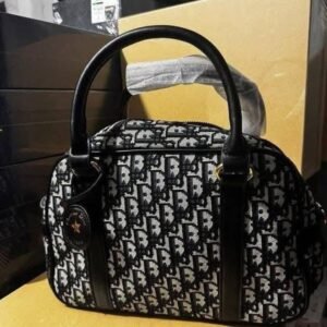 Branded Ladies Handbags Pallet – 200 Pieces Luxury Designer Bags Wholesale - Image 23