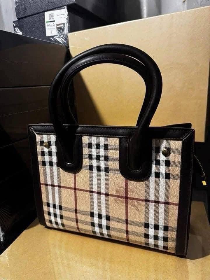Branded Ladies Handbags Pallet – 200 Pieces Luxury Designer Bags Wholesale - Image 17