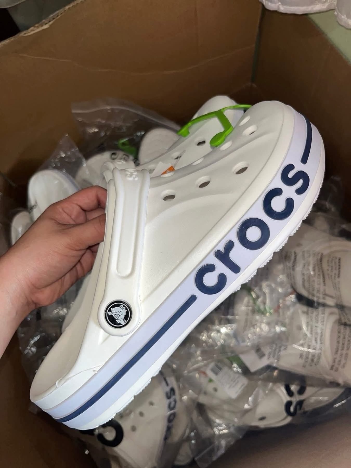 Crocs Pallet – 300 Pairs Bulk Footwear Wholesale Crocs Shoes - Image 17